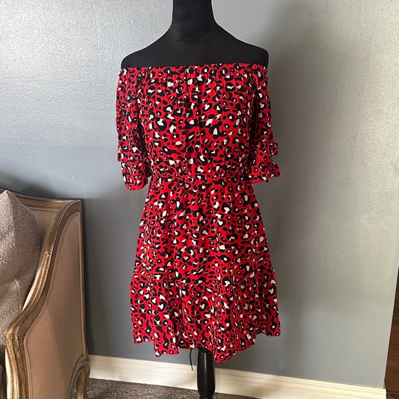 C +D+M Dresses & Skirts - Red On or Off-Shoulder Leopard Print Dress